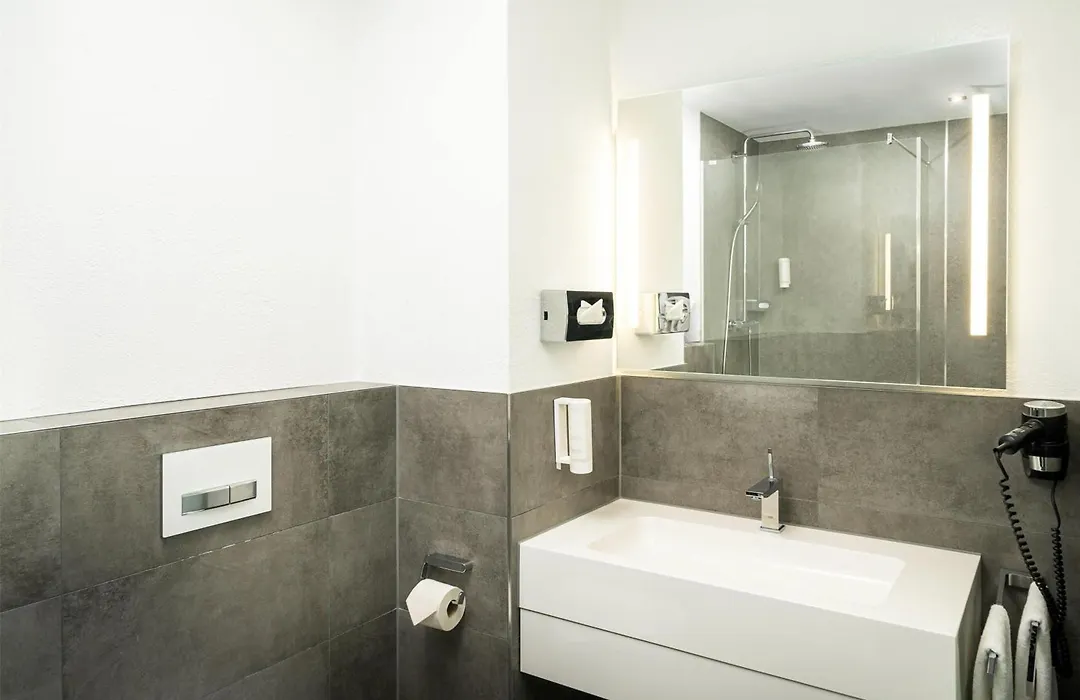 Elaya Hotel Hannover City, Trademark By Wyndham-1